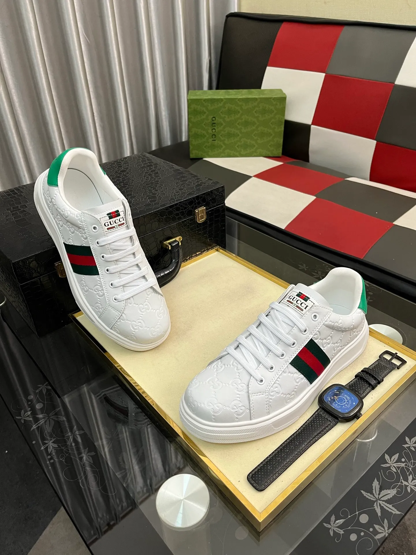 Men's shoes 💰420⌚️⌚️ [Gucci·Gucci] Original quality. ~ Unique modern style sneakers. 🏃A must-have casual shoe for trendy men😍😍 Original brand imported from Italy, imported original leather, sheep lining (refuses to discolor and grind feet) Sole: Original sole provided by the original factory, French lazy style design ⚠️Fit to the feet, original quality, super comfortable original sole. Code number: 38-442️⃣Colors available